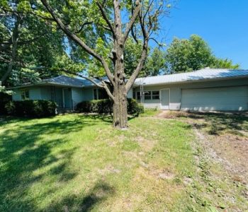 3 Bedroom Fixer-Upper Sitting on 1.43 Acres AUCTION